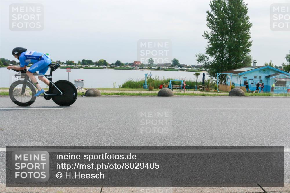 21.06.2025 - 27. Vierlanden-Triathlon H.Heesch http://msf.ph/oto/8029405 15.06.2025 11:27:26 Radfahren 251, 767 meine-sportfotos.de