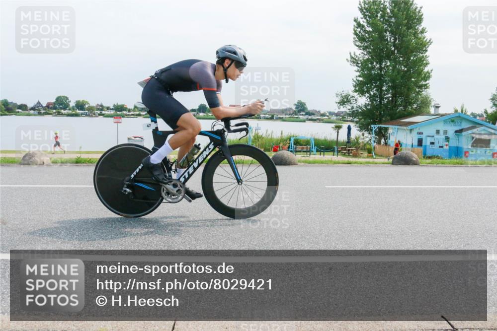 21.06.2025 - 27. Vierlanden-Triathlon H.Heesch http://msf.ph/oto/8029421 15.06.2025 11:27:37 Radfahren 47, 84, 650, 979 meine-sportfotos.de