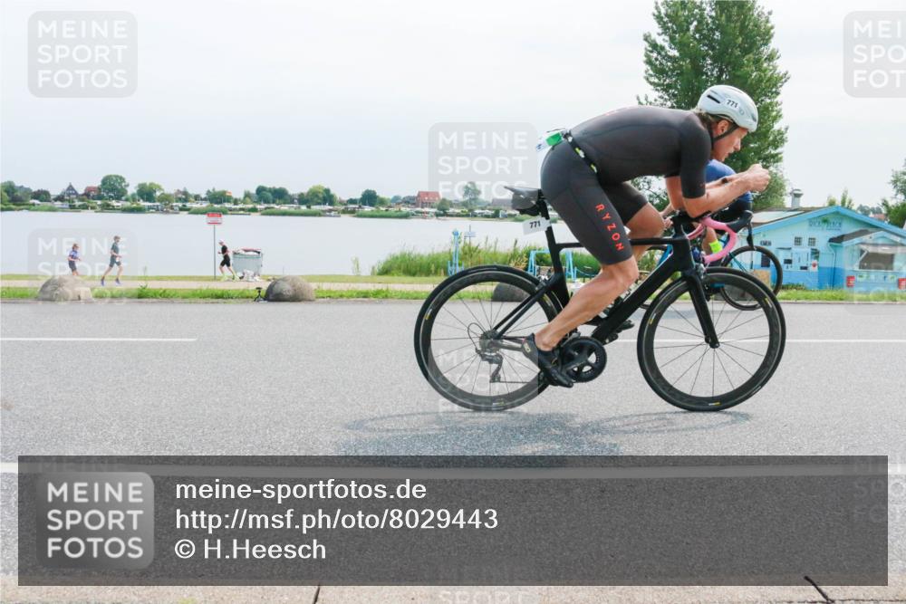 21.06.2025 - 27. Vierlanden-Triathlon H.Heesch http://msf.ph/oto/8029443 15.06.2025 11:27:50 Radfahren 757, 771, 826 meine-sportfotos.de