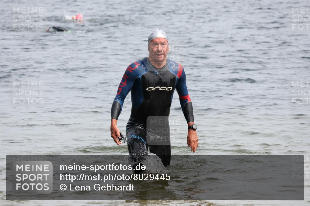 15.06.2025 - 27. Vierlanden-Triathlon Lena Gebhardt http://msf.ph/oto/8029445 15.06.2025 11:05:24 Schwimmen 778, 840, 866 meine-sportfotos.de