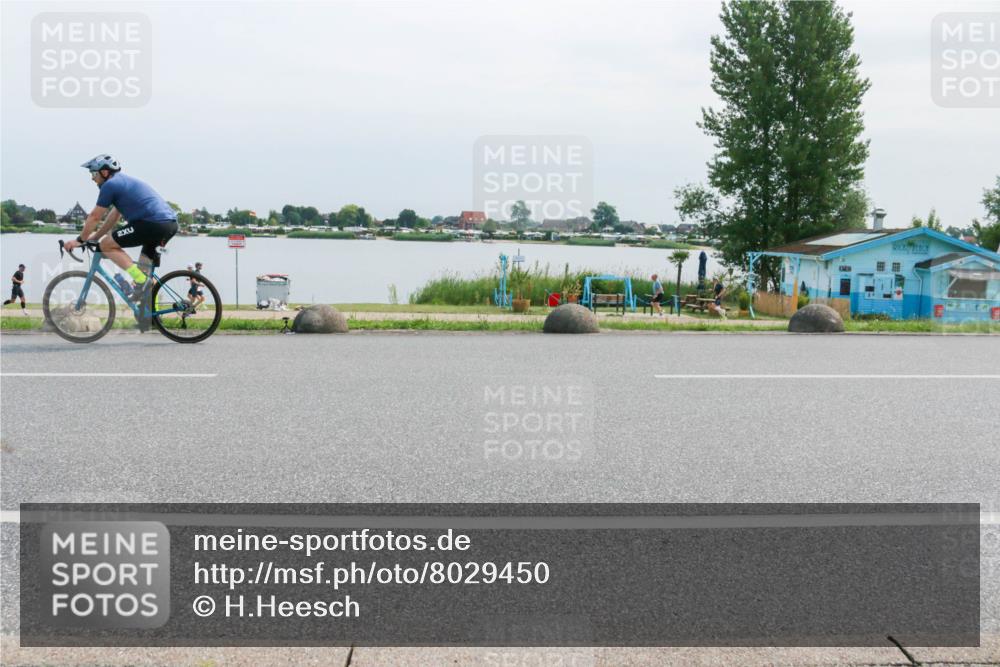 21.06.2025 - 27. Vierlanden-Triathlon H.Heesch http://msf.ph/oto/8029450 15.06.2025 11:27:51 Radfahren 757, 771, 826 meine-sportfotos.de