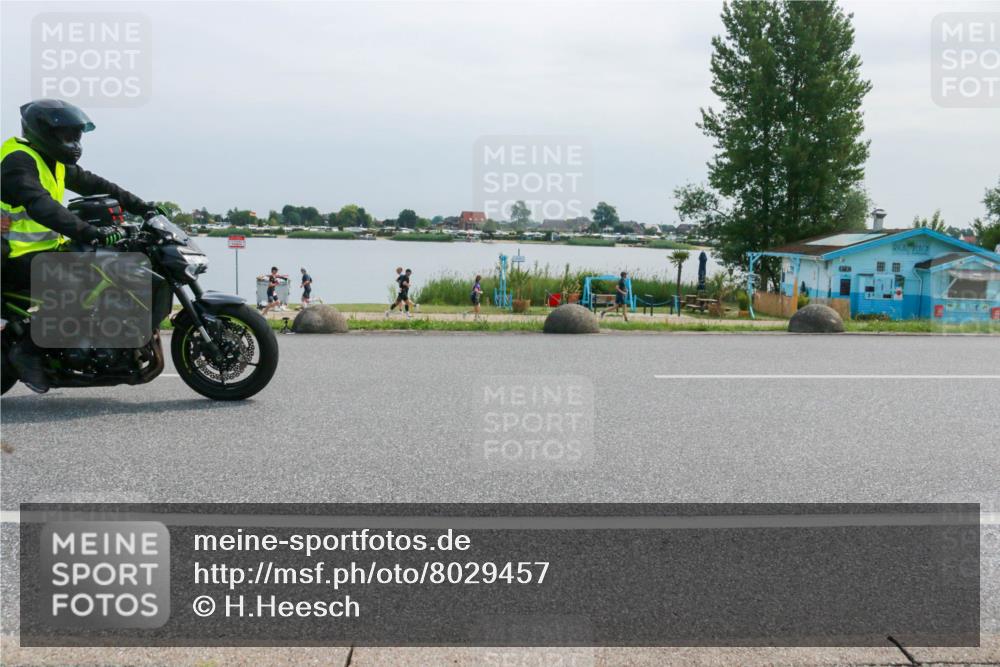 21.06.2025 - 27. Vierlanden-Triathlon H.Heesch http://msf.ph/oto/8029457 15.06.2025 11:27:55 Radfahren 498, 757, 826 meine-sportfotos.de