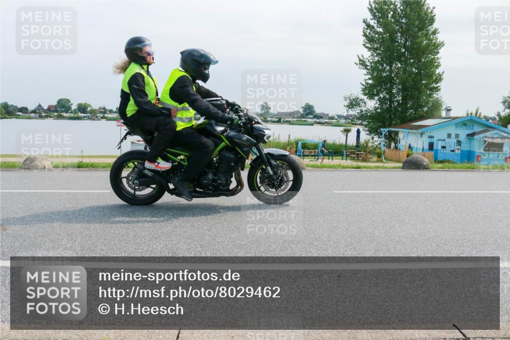 21.06.2025 - 27. Vierlanden-Triathlon H.Heesch http://msf.ph/oto/8029462 15.06.2025 11:27:55 Radfahren 498, 757, 826 meine-sportfotos.de