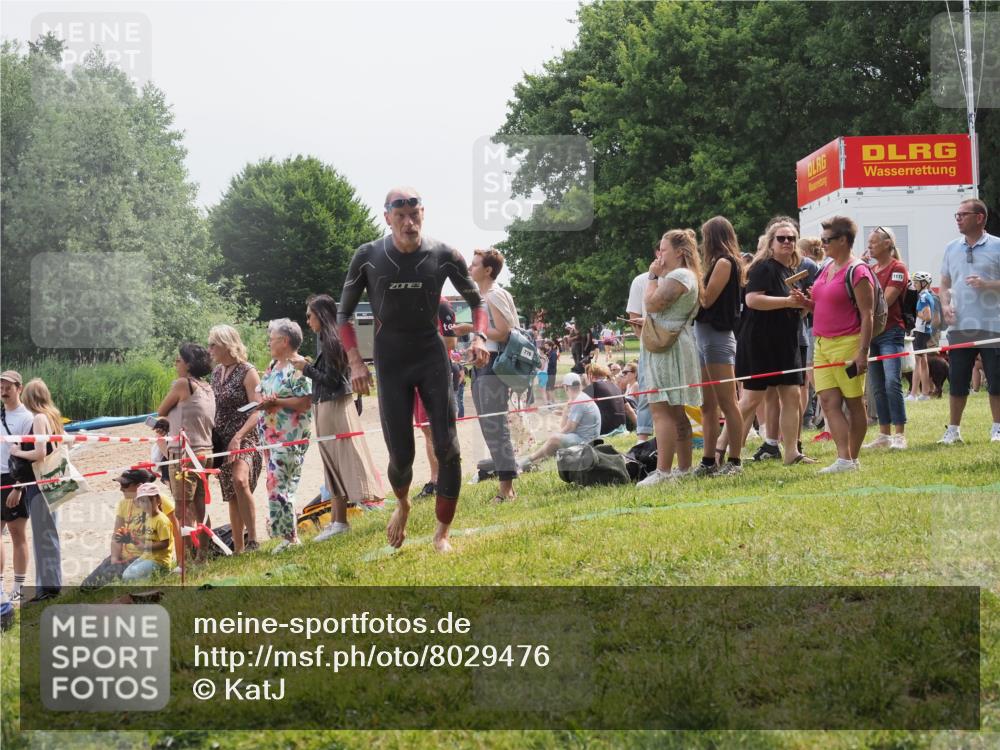 15.06.2025 - 27. Vierlanden-Triathlon KatJ http://msf.ph/oto/8029476 15.06.2025 11:05:27 Schwimmen 778, 840, 866 meine-sportfotos.de