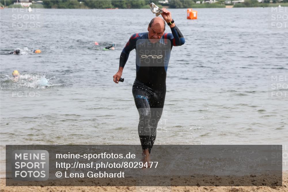 15.06.2025 - 27. Vierlanden-Triathlon Lena Gebhardt http://msf.ph/oto/8029477 15.06.2025 11:05:28 Schwimmen 840, 866 meine-sportfotos.de