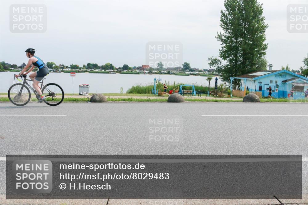 21.06.2025 - 27. Vierlanden-Triathlon H.Heesch http://msf.ph/oto/8029483 15.06.2025 11:28:02 Radfahren 498, 933 meine-sportfotos.de