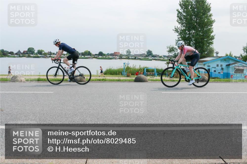 21.06.2025 - 27. Vierlanden-Triathlon H.Heesch http://msf.ph/oto/8029485 15.06.2025 11:28:04 Radfahren 237, 876, 933 meine-sportfotos.de