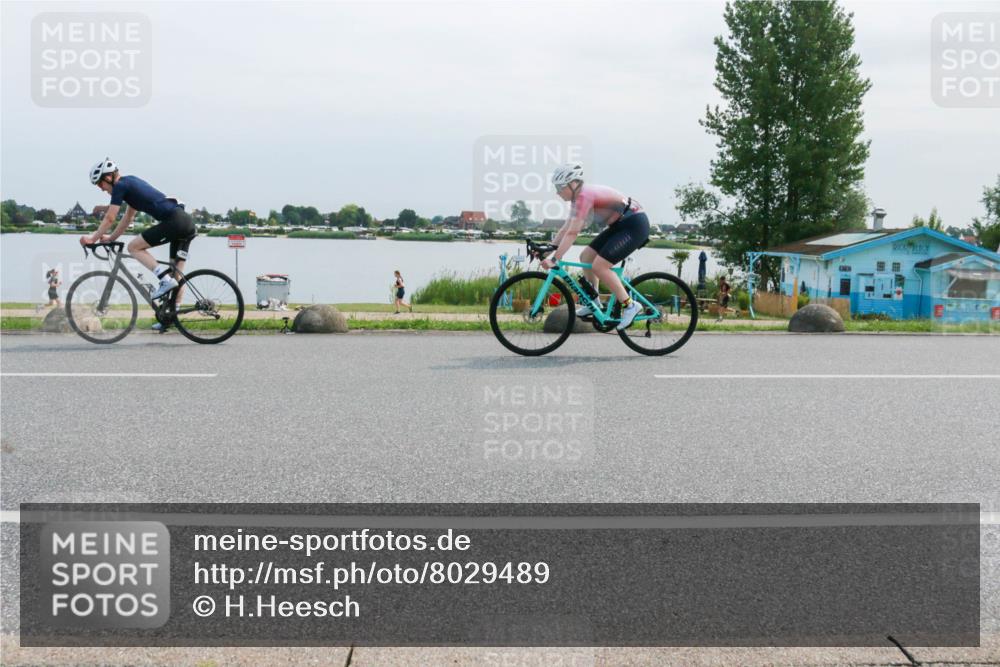 21.06.2025 - 27. Vierlanden-Triathlon H.Heesch http://msf.ph/oto/8029489 15.06.2025 11:28:04 Radfahren 237, 876, 933 meine-sportfotos.de