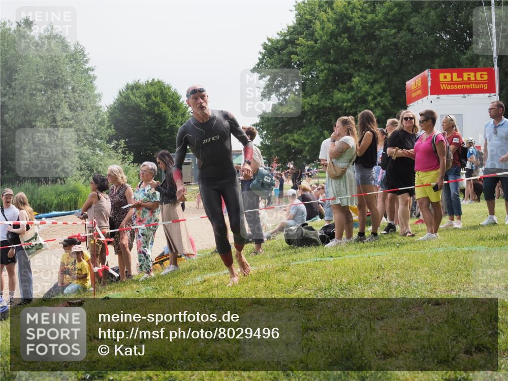 15.06.2025 - 27. Vierlanden-Triathlon KatJ http://msf.ph/oto/8029496 15.06.2025 11:05:27 Schwimmen 778, 840, 866 meine-sportfotos.de