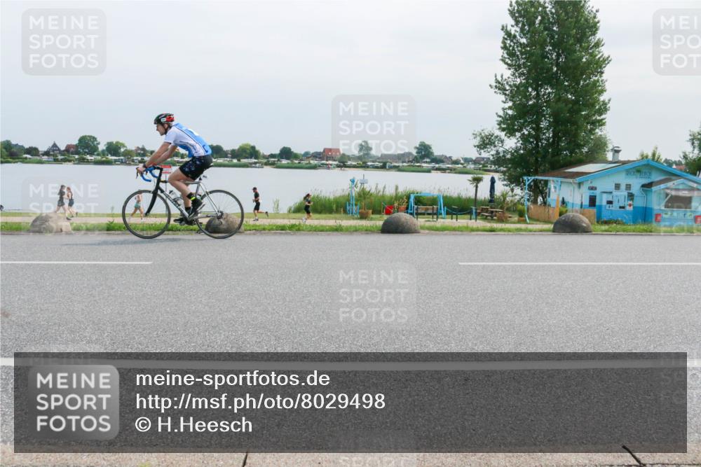 21.06.2025 - 27. Vierlanden-Triathlon H.Heesch http://msf.ph/oto/8029498 15.06.2025 11:28:08 Radfahren 237, 876, 933, 969 meine-sportfotos.de