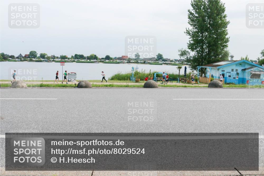 21.06.2025 - 27. Vierlanden-Triathlon H.Heesch http://msf.ph/oto/8029524 15.06.2025 11:28:28 Radfahren 753 meine-sportfotos.de
