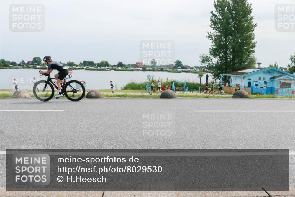 21.06.2025 - 27. Vierlanden-Triathlon H.Heesch http://msf.ph/oto/8029530 15.06.2025 11:28:34 Radfahren 753, 925 meine-sportfotos.de