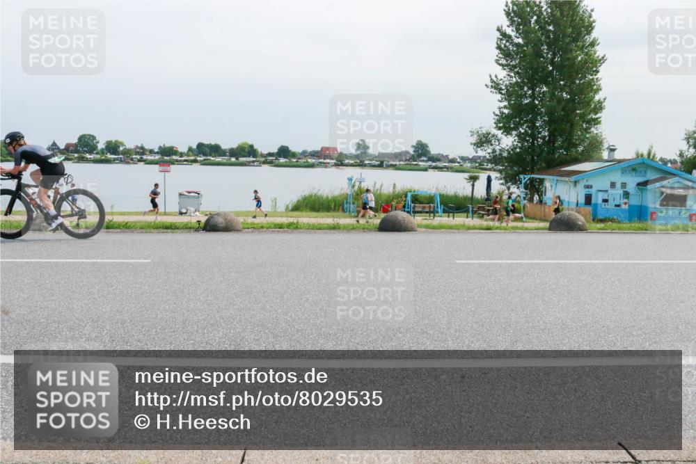 21.06.2025 - 27. Vierlanden-Triathlon H.Heesch http://msf.ph/oto/8029535 15.06.2025 11:28:34 Radfahren 753, 925 meine-sportfotos.de