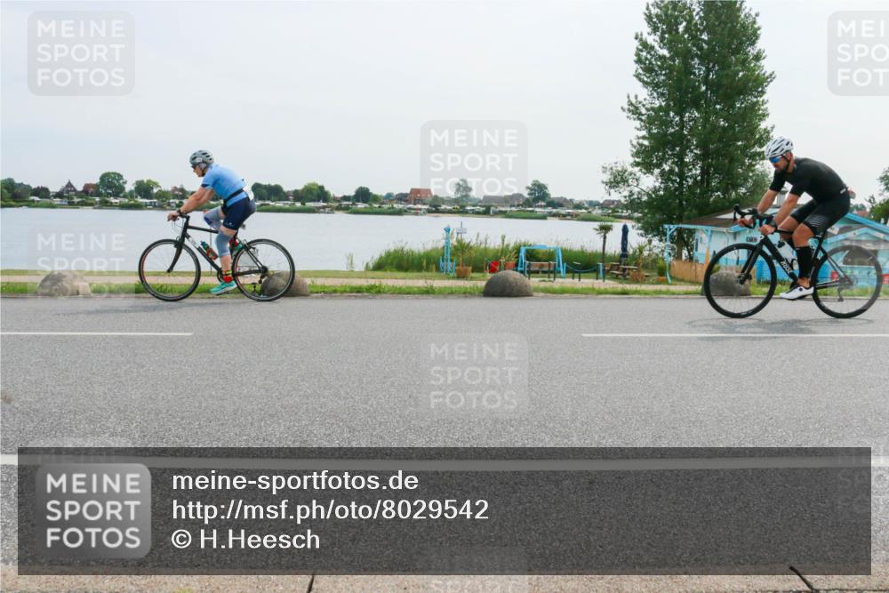 15.06.2025 - 27. Vierlanden-Triathlon H.Heesch http://msf.ph/oto/8029542 15.06.2025 10:30:53 Radfahren 51, 553, 572 meine-sportfotos.de