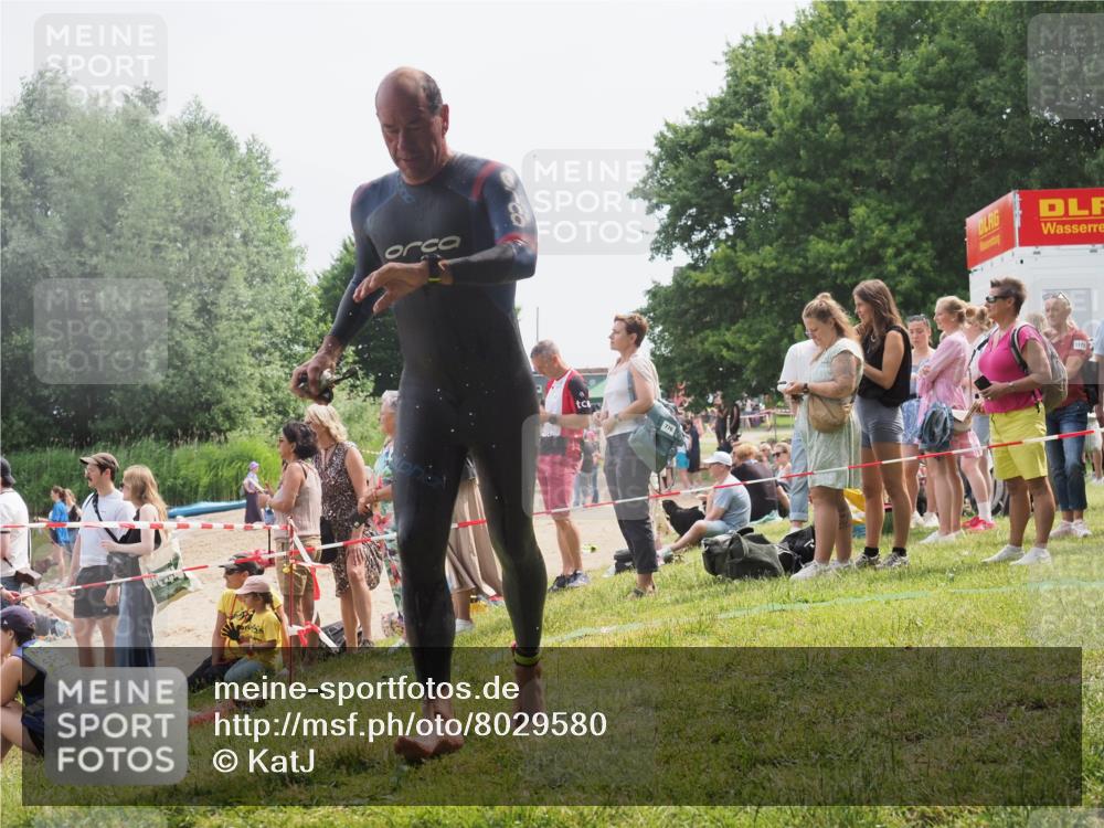 15.06.2025 - 27. Vierlanden-Triathlon KatJ http://msf.ph/oto/8029580 15.06.2025 11:05:36 Schwimmen 840, 854, 866 meine-sportfotos.de