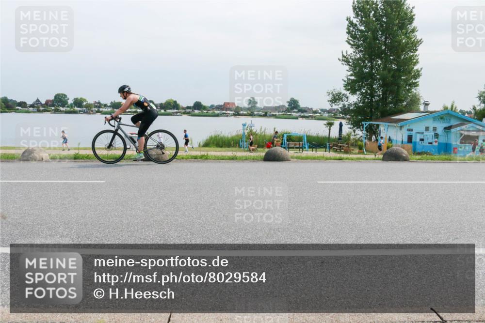 21.06.2025 - 27. Vierlanden-Triathlon H.Heesch http://msf.ph/oto/8029584 15.06.2025 11:28:38 Radfahren 742, 925, 942, 965, 967 meine-sportfotos.de