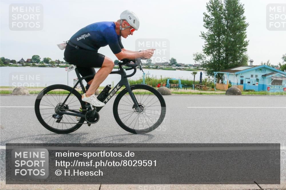 15.06.2025 - 27. Vierlanden-Triathlon H.Heesch http://msf.ph/oto/8029591 15.06.2025 10:31:05 Radfahren 11, 111, 135, 303, 356, 474 meine-sportfotos.de