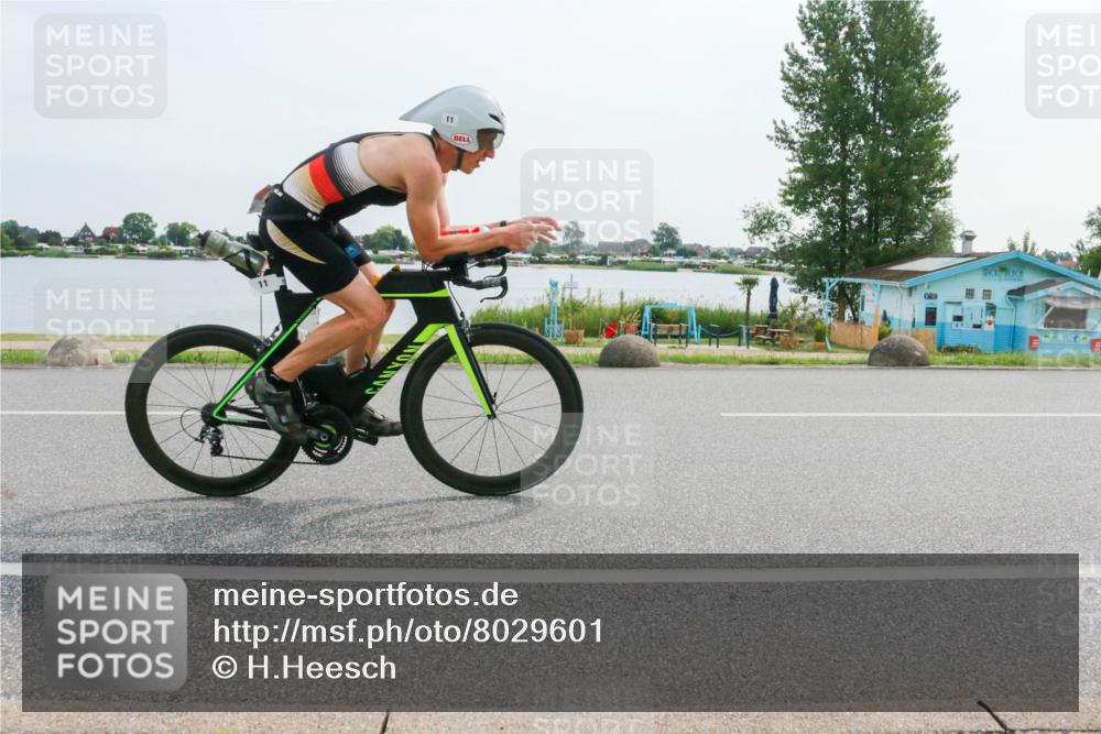15.06.2025 - 27. Vierlanden-Triathlon H.Heesch http://msf.ph/oto/8029601 15.06.2025 10:31:06 Radfahren 11, 111, 135, 303, 356, 474 meine-sportfotos.de