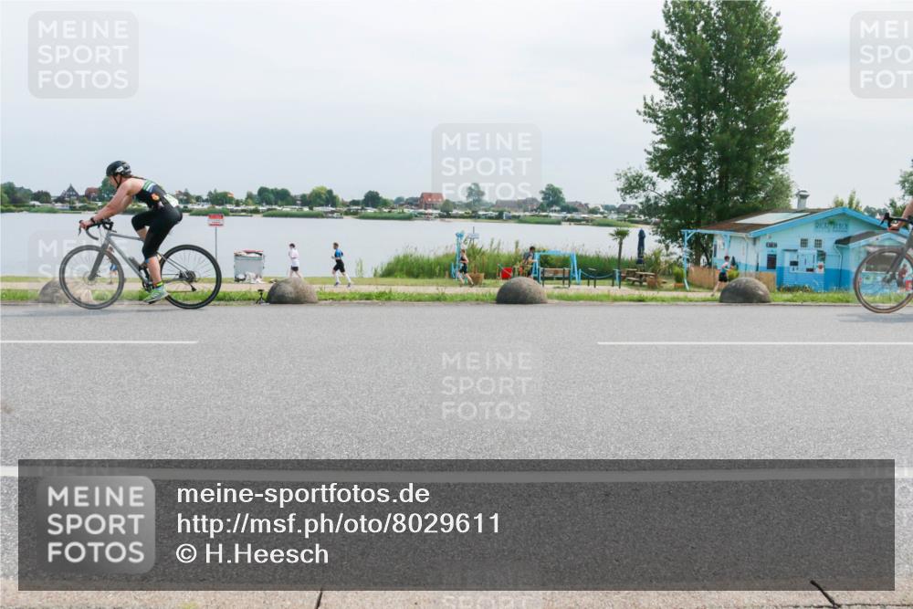 21.06.2025 - 27. Vierlanden-Triathlon H.Heesch http://msf.ph/oto/8029611 15.06.2025 11:28:38 Radfahren 742, 925, 942, 965, 967 meine-sportfotos.de