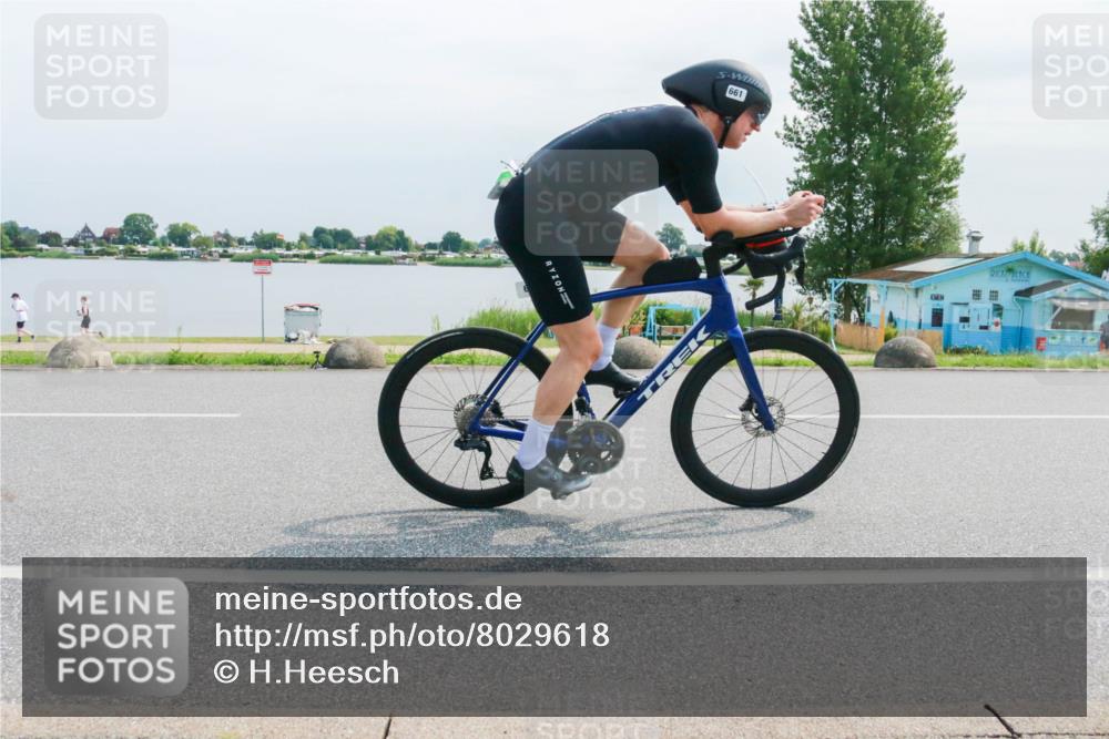 21.06.2025 - 27. Vierlanden-Triathlon H.Heesch http://msf.ph/oto/8029618 15.06.2025 11:28:44 Radfahren 661, 742, 942, 967 meine-sportfotos.de