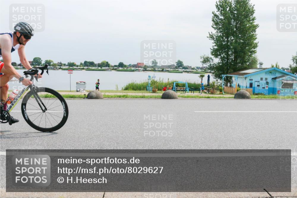 21.06.2025 - 27. Vierlanden-Triathlon H.Heesch http://msf.ph/oto/8029627 15.06.2025 11:28:49 Radfahren 72, 909 meine-sportfotos.de