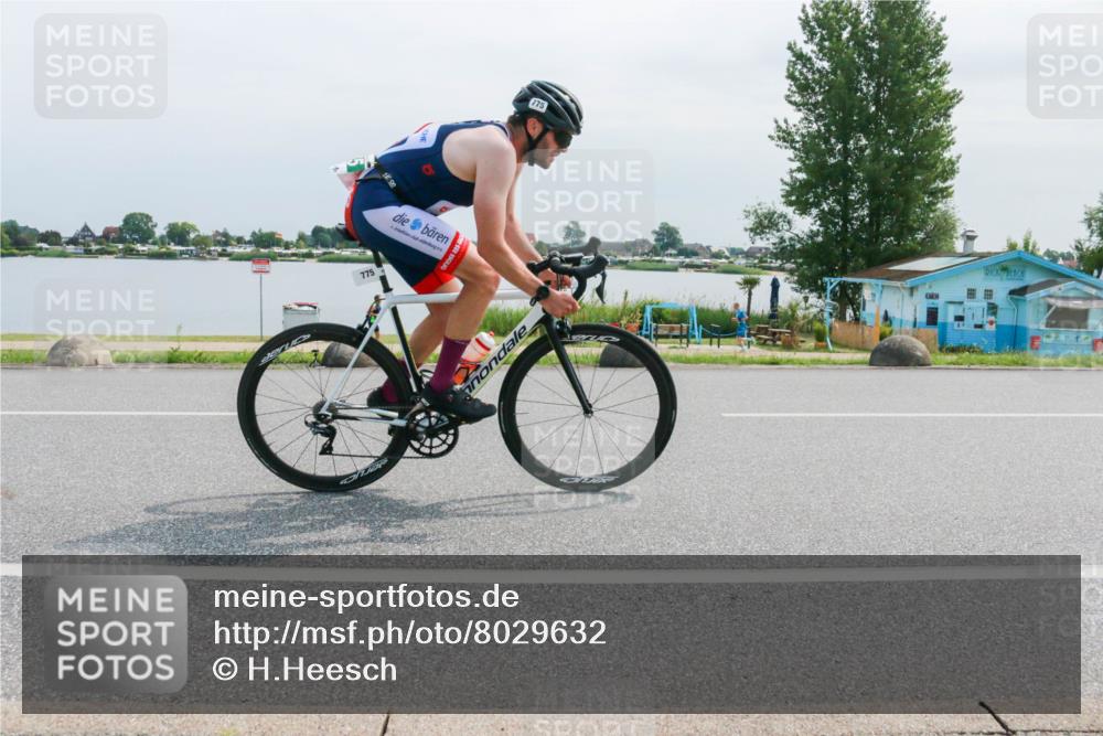 21.06.2025 - 27. Vierlanden-Triathlon H.Heesch http://msf.ph/oto/8029632 15.06.2025 11:28:49 Radfahren 72, 909 meine-sportfotos.de