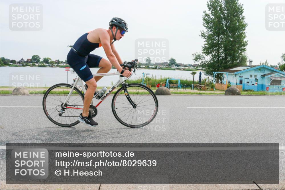 15.06.2025 - 27. Vierlanden-Triathlon H.Heesch http://msf.ph/oto/8029639 15.06.2025 10:31:07 Radfahren 11, 111, 135, 303, 356, 474 meine-sportfotos.de