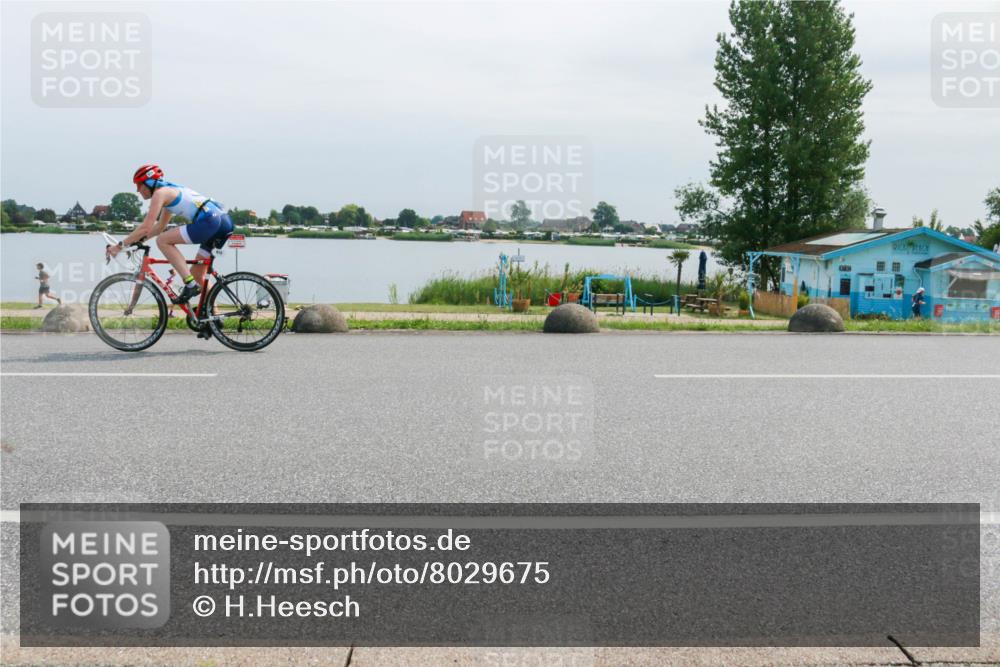 21.06.2025 - 27. Vierlanden-Triathlon H.Heesch http://msf.ph/oto/8029675 15.06.2025 11:29:08 Radfahren 247, 849, 915, 976 meine-sportfotos.de