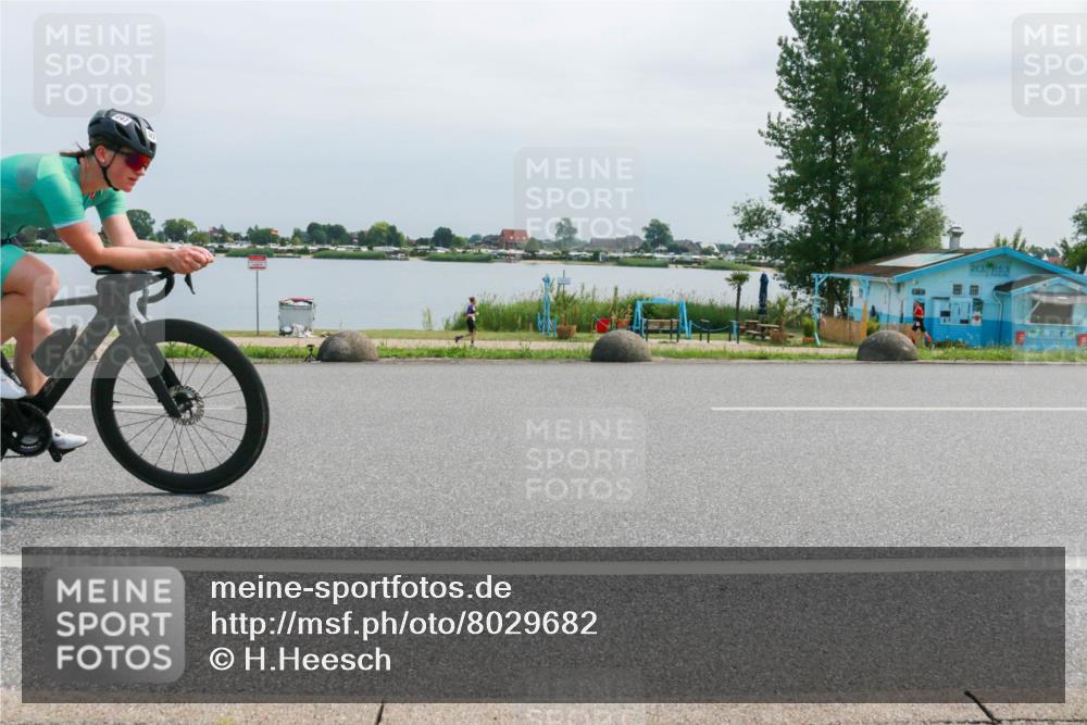 21.06.2025 - 27. Vierlanden-Triathlon H.Heesch http://msf.ph/oto/8029682 15.06.2025 11:29:11 Radfahren 247, 901, 915 meine-sportfotos.de