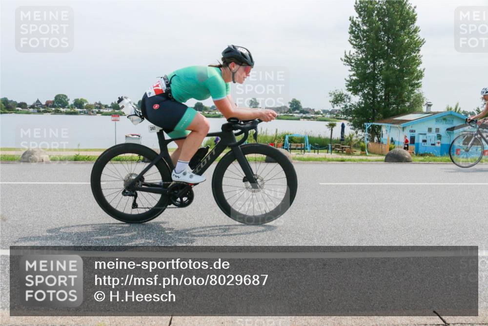 21.06.2025 - 27. Vierlanden-Triathlon H.Heesch http://msf.ph/oto/8029687 15.06.2025 11:29:11 Radfahren 247, 901, 915 meine-sportfotos.de