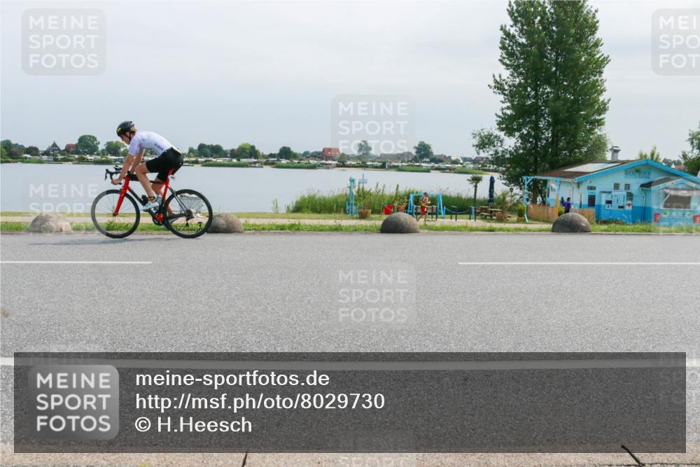 21.06.2025 - 27. Vierlanden-Triathlon H.Heesch http://msf.ph/oto/8029730 15.06.2025 11:29:29 Radfahren 878, 880 meine-sportfotos.de