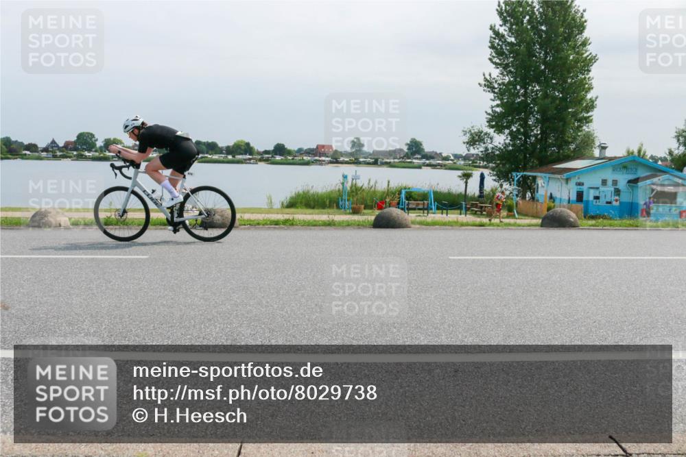 21.06.2025 - 27. Vierlanden-Triathlon H.Heesch http://msf.ph/oto/8029738 15.06.2025 11:29:31 Radfahren 218, 695, 878, 880 meine-sportfotos.de