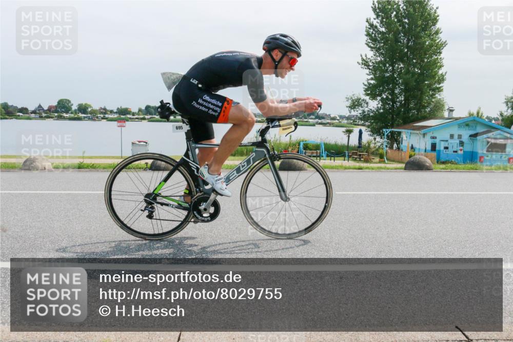 21.06.2025 - 27. Vierlanden-Triathlon H.Heesch http://msf.ph/oto/8029755 15.06.2025 11:29:35 Radfahren 218, 224, 695, 878, 880 meine-sportfotos.de