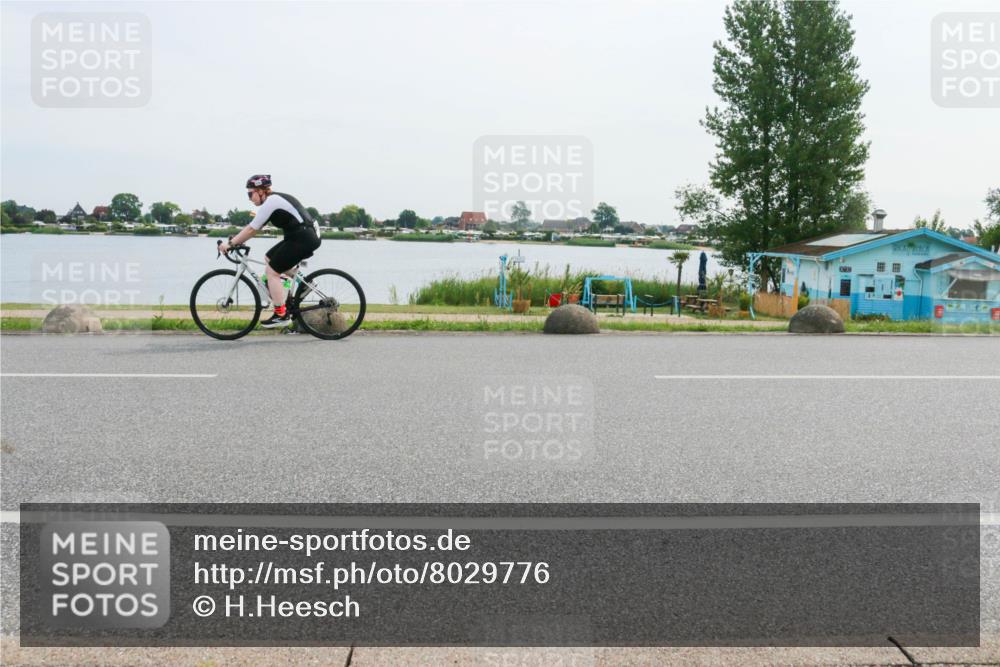 15.06.2025 - 27. Vierlanden-Triathlon H.Heesch http://msf.ph/oto/8029776 15.06.2025 10:31:14 Radfahren 255, 267, 297, 310, 578 meine-sportfotos.de