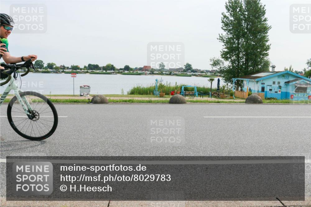 15.06.2025 - 27. Vierlanden-Triathlon H.Heesch http://msf.ph/oto/8029783 15.06.2025 10:31:15 Radfahren 255, 267, 297, 310, 578 meine-sportfotos.de