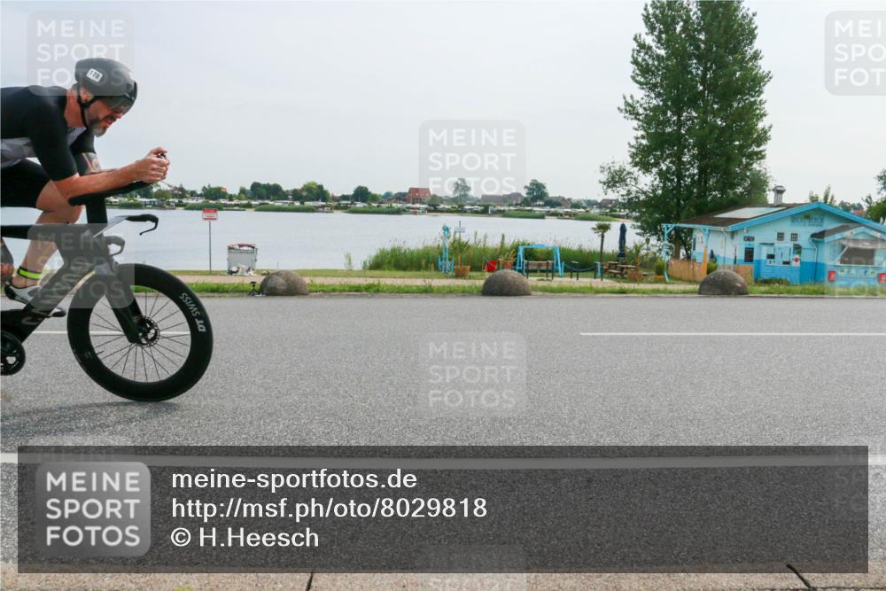 15.06.2025 - 27. Vierlanden-Triathlon H.Heesch http://msf.ph/oto/8029818 15.06.2025 10:31:21 Radfahren 2, 178, 255, 267, 335, 578 meine-sportfotos.de