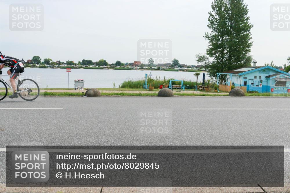 15.06.2025 - 27. Vierlanden-Triathlon H.Heesch http://msf.ph/oto/8029845 15.06.2025 10:31:30 Radfahren 191, 231 meine-sportfotos.de