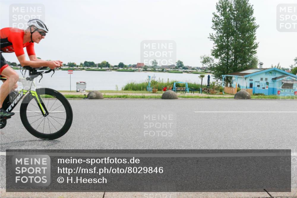15.06.2025 - 27. Vierlanden-Triathlon H.Heesch http://msf.ph/oto/8029846 15.06.2025 10:31:34 Radfahren 191, 231 meine-sportfotos.de