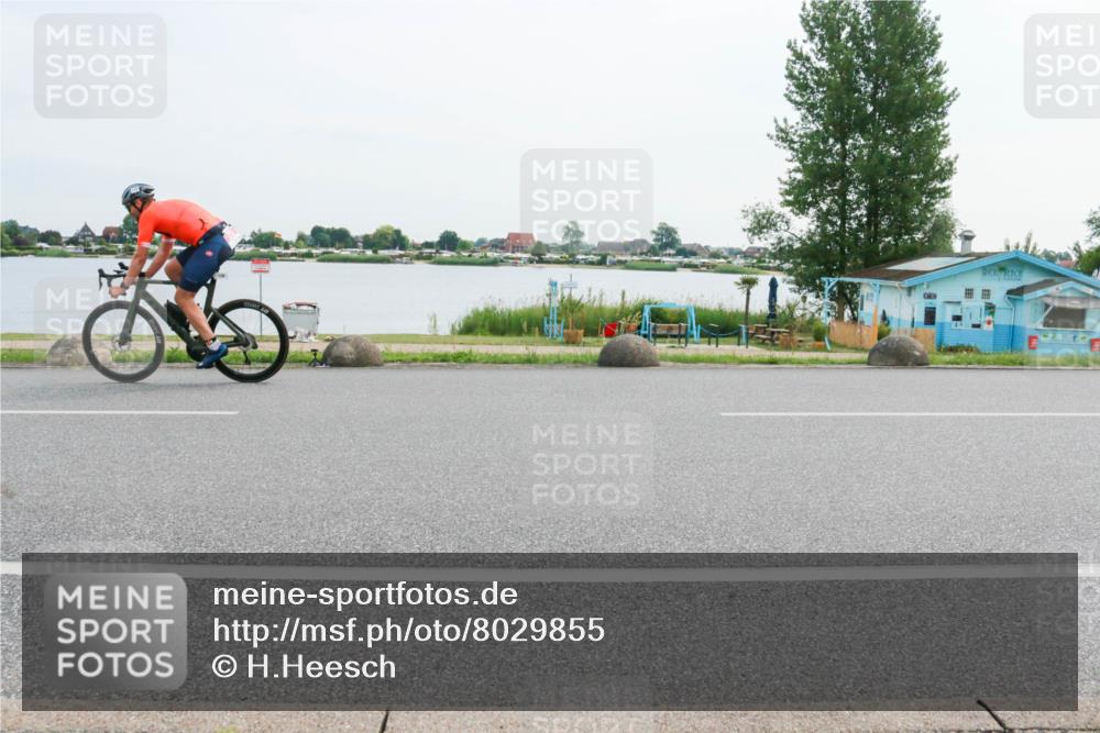 15.06.2025 - 27. Vierlanden-Triathlon H.Heesch http://msf.ph/oto/8029855 15.06.2025 10:31:44 Radfahren 129 meine-sportfotos.de