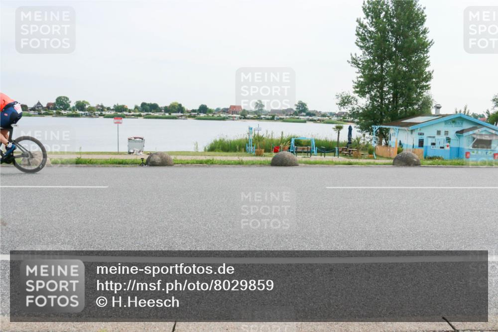 15.06.2025 - 27. Vierlanden-Triathlon H.Heesch http://msf.ph/oto/8029859 15.06.2025 10:31:44 Radfahren 129 meine-sportfotos.de
