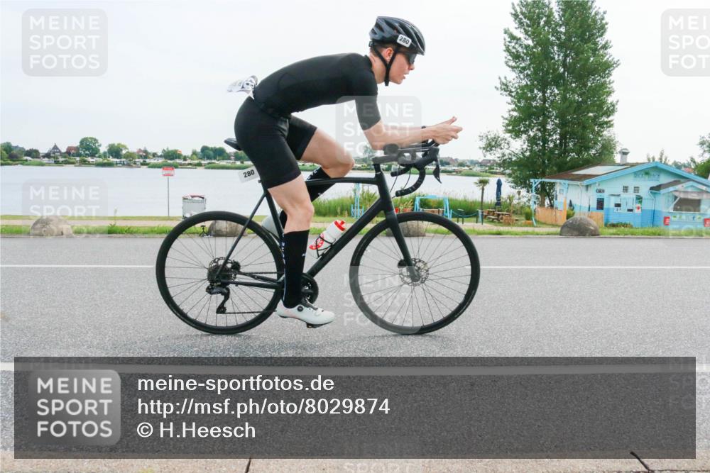 15.06.2025 - 27. Vierlanden-Triathlon H.Heesch http://msf.ph/oto/8029874 15.06.2025 10:31:55 Radfahren 159, 280 meine-sportfotos.de