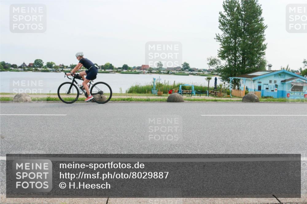 15.06.2025 - 27. Vierlanden-Triathlon H.Heesch http://msf.ph/oto/8029887 15.06.2025 10:31:58 Radfahren 159, 273, 280, 603 meine-sportfotos.de