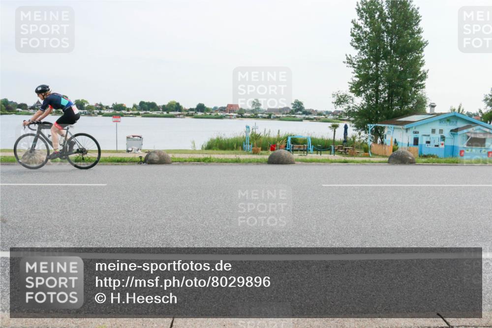 15.06.2025 - 27. Vierlanden-Triathlon H.Heesch http://msf.ph/oto/8029896 15.06.2025 10:32:01 Radfahren 159, 223, 273, 603 meine-sportfotos.de