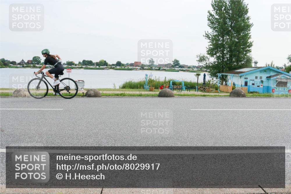 15.06.2025 - 27. Vierlanden-Triathlon H.Heesch http://msf.ph/oto/8029917 15.06.2025 10:32:07 Radfahren 30, 223, 354, 500 meine-sportfotos.de