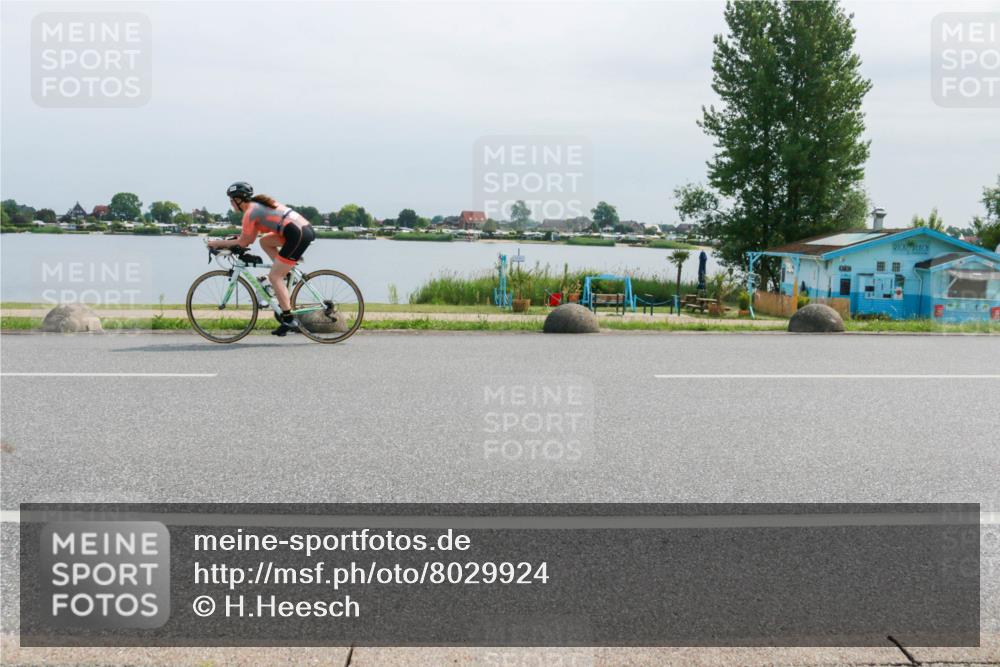 21.06.2025 - 27. Vierlanden-Triathlon H.Heesch http://msf.ph/oto/8029924 15.06.2025 11:29:36 Radfahren 218, 224, 695, 878, 880 meine-sportfotos.de