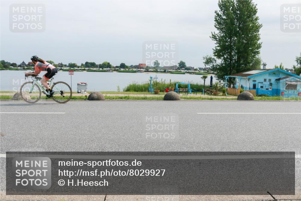 21.06.2025 - 27. Vierlanden-Triathlon H.Heesch http://msf.ph/oto/8029927 15.06.2025 11:29:36 Radfahren 218, 224, 695, 878, 880 meine-sportfotos.de