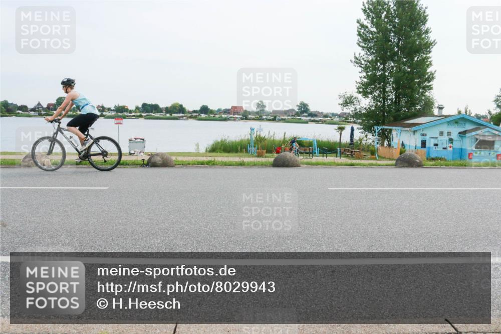 15.06.2025 - 27. Vierlanden-Triathlon H.Heesch http://msf.ph/oto/8029943 15.06.2025 10:32:13 Radfahren 478, 500 meine-sportfotos.de