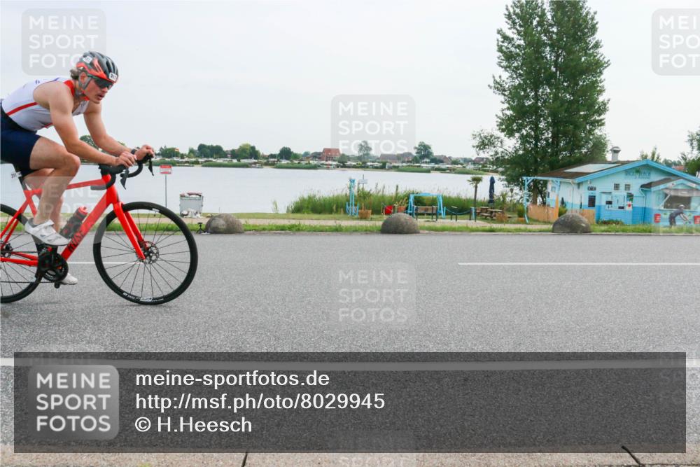 15.06.2025 - 27. Vierlanden-Triathlon H.Heesch http://msf.ph/oto/8029945 15.06.2025 10:32:18 Radfahren 311, 478 meine-sportfotos.de