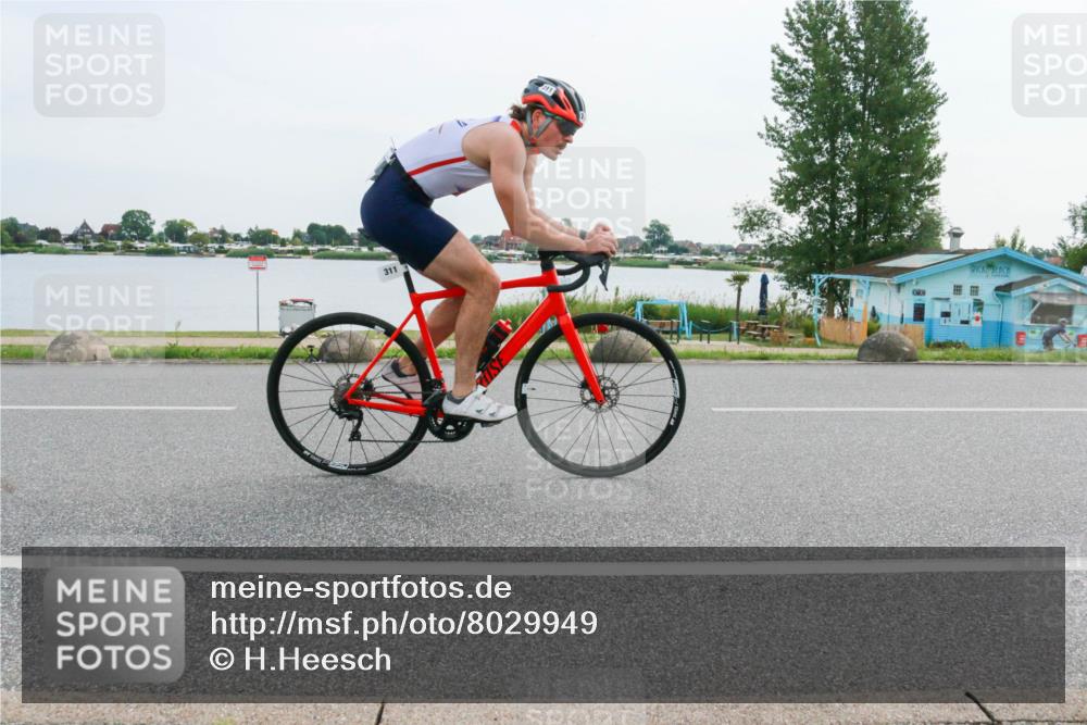 15.06.2025 - 27. Vierlanden-Triathlon H.Heesch http://msf.ph/oto/8029949 15.06.2025 10:32:18 Radfahren 311, 478 meine-sportfotos.de