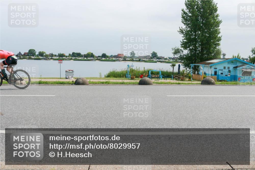 21.06.2025 - 27. Vierlanden-Triathlon H.Heesch http://msf.ph/oto/8029957 15.06.2025 11:29:42 Radfahren 224, 879 meine-sportfotos.de